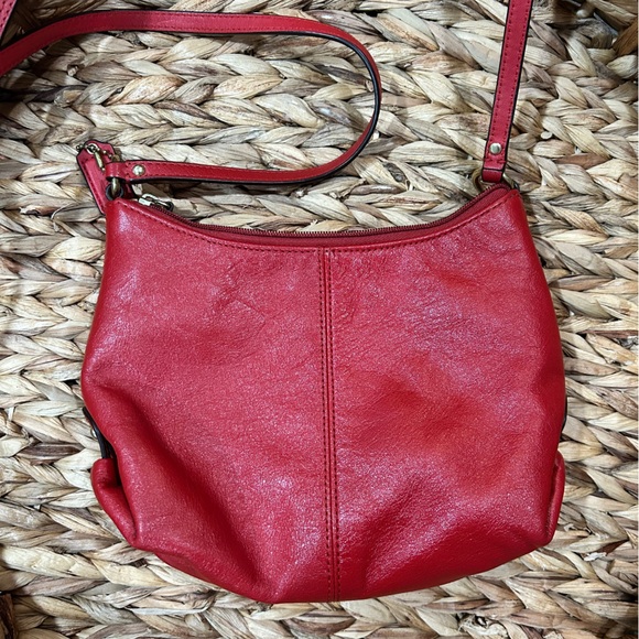 ON HOLD FOR CRYSTAL✨Coach Ashley Leather Cherry Red Swingpack Crossbody EUC - Picture 8 of 13